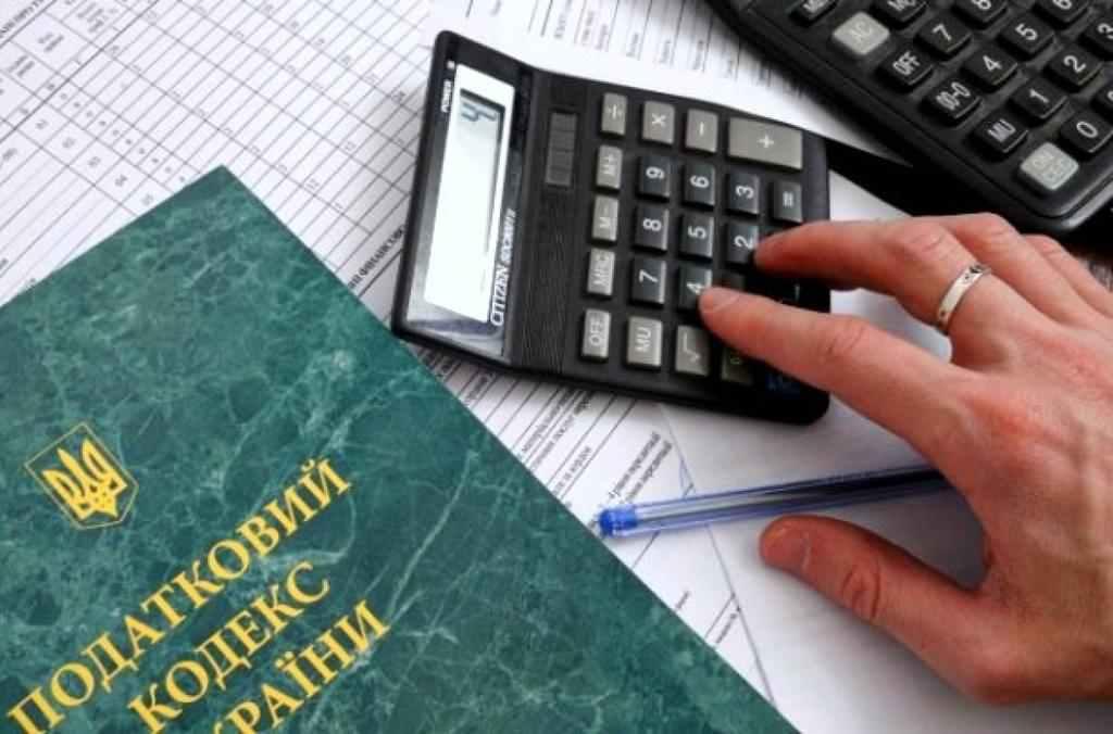 В Україні з 1 січня подорожчають цигарки і подешевшають ліки