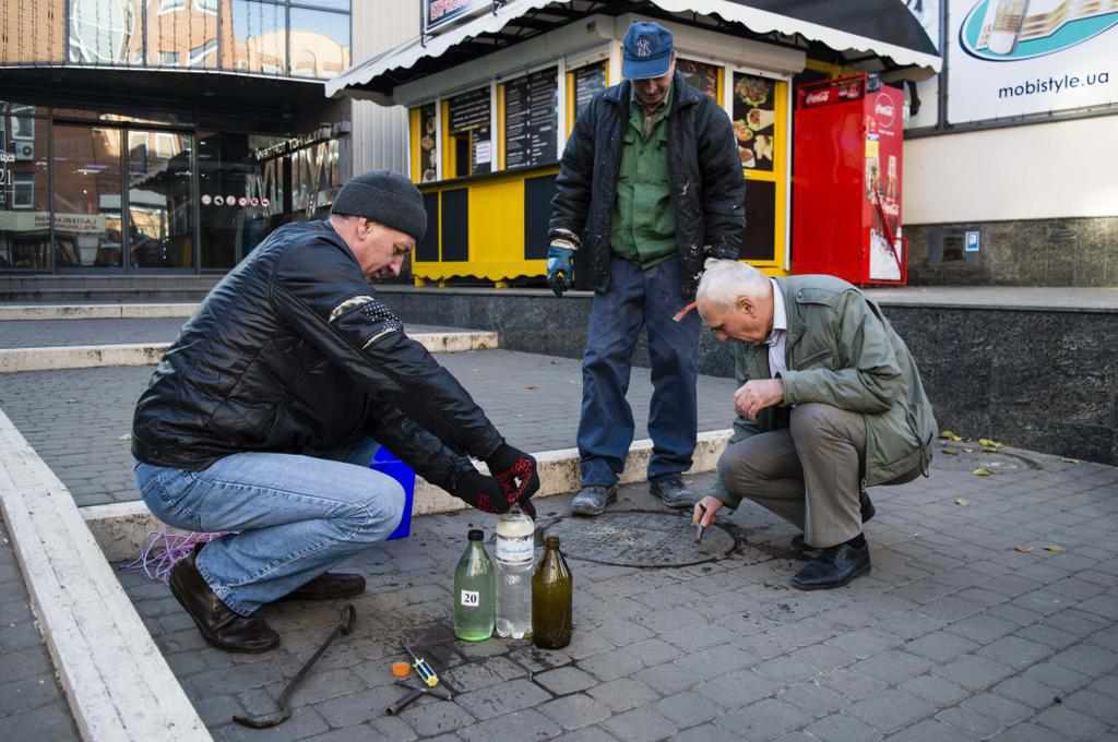 Що можна і не можна змивати в каналізацію і як якість стоків впливає на руйнування колекторів у Полтаві. ФОТО