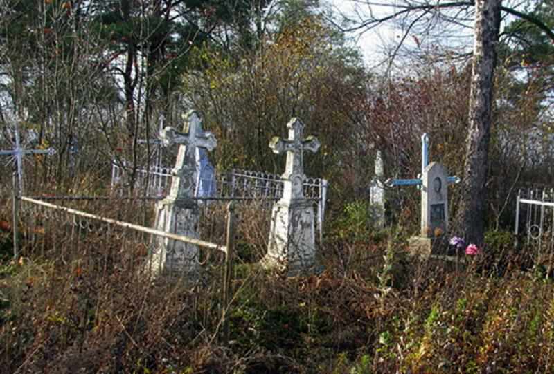 На Полтавщині судили чоловіка за наругу над могилами