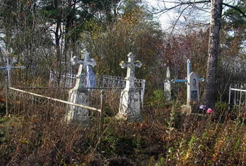 На Полтавщині судили чоловіка за наругу над могилами