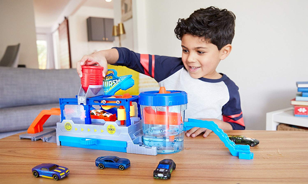 П’ять переваг машинок та треків Hot Wheels