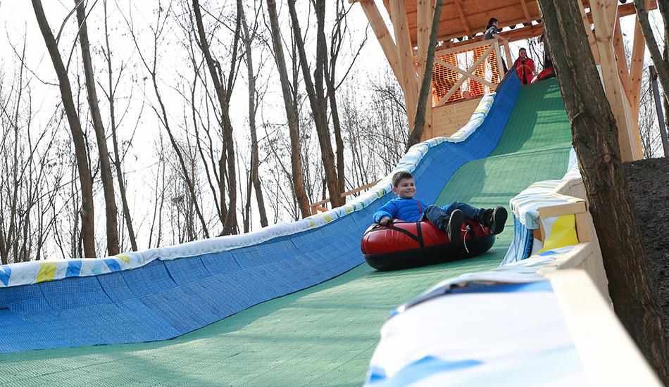 З тюбінгами та штучним снігом – у Полтаві з’являться дві льодові гірки: де й коли відкриють