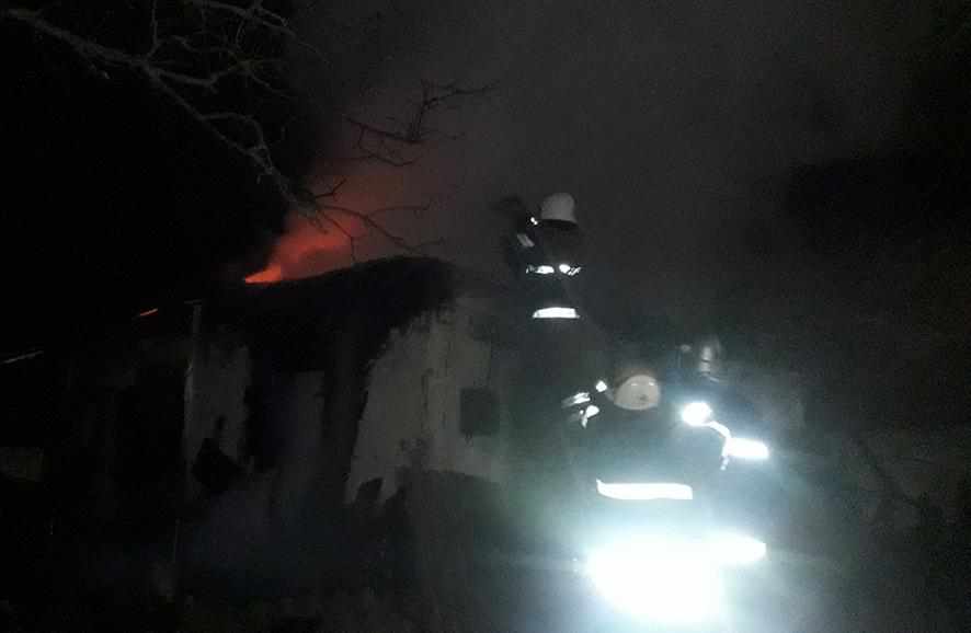 На Полтавщині посеред ночі загорівся житловий будинок