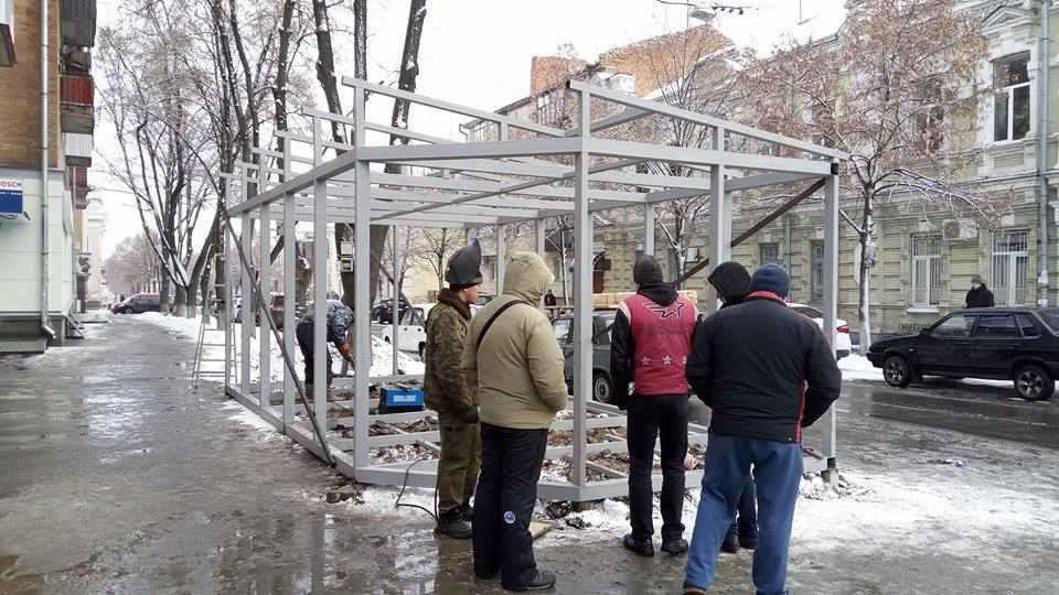 Центр Полтави модернізують: замість кіоску – кіоск. ФОТОФАКТ