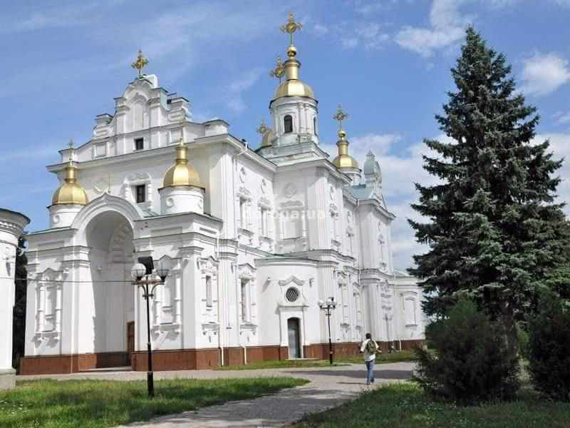 У Полтаві уперше хочуть прикрасити народну ялинку