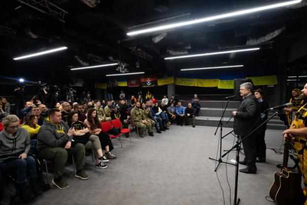 Петро Порошенко долучився до збору 20 мільйонів гривень для звільнення з СІЗО кіборга Дмитра Марченка