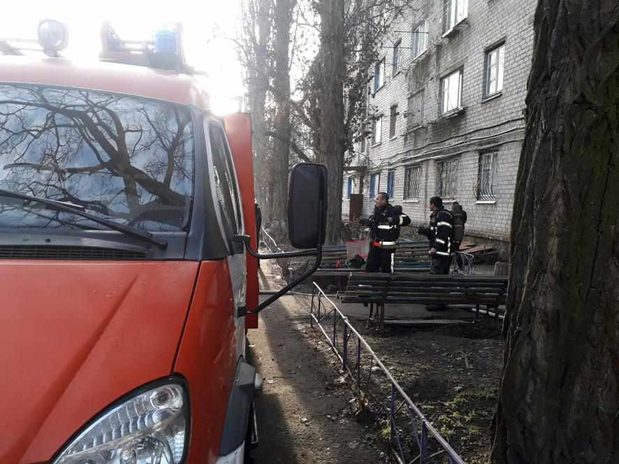 У Кременчуці горіла квартира в багатоповерхівці, евакуювали 15 людей