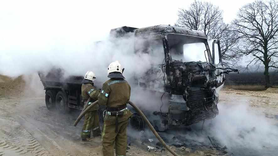 На Полтавщині спалахнула вантажівка