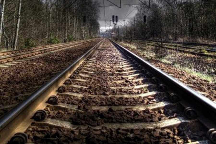 На Полтавщині неповнолітнього витягли з-під потяга: лишився без ноги