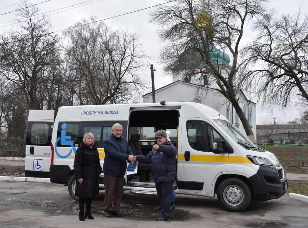 У Пирятині купили PEUGEOT BOXER для соціального таксі