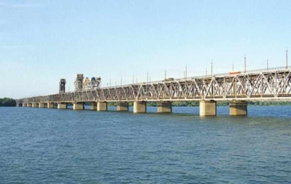 Якщо плануєте поїздку в Кременчук: на Крюківському мосту обмежать рух  