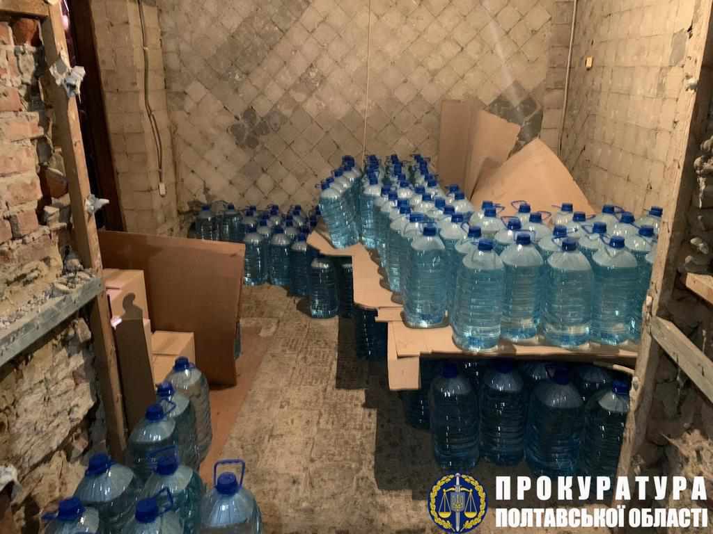У Полтаві у підпільному цеху виготовили алкоголю на понад три мільйони гривень