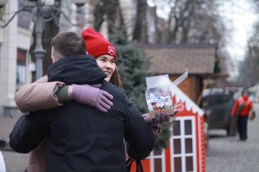 У Полтаві активно відзначили Всесвітній день обіймів