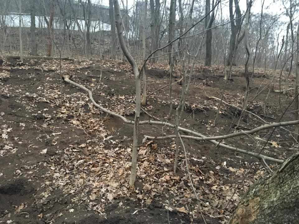 У Полтаві «чорні археологи» пограбували схили Хрестовоздвиженського монастиря