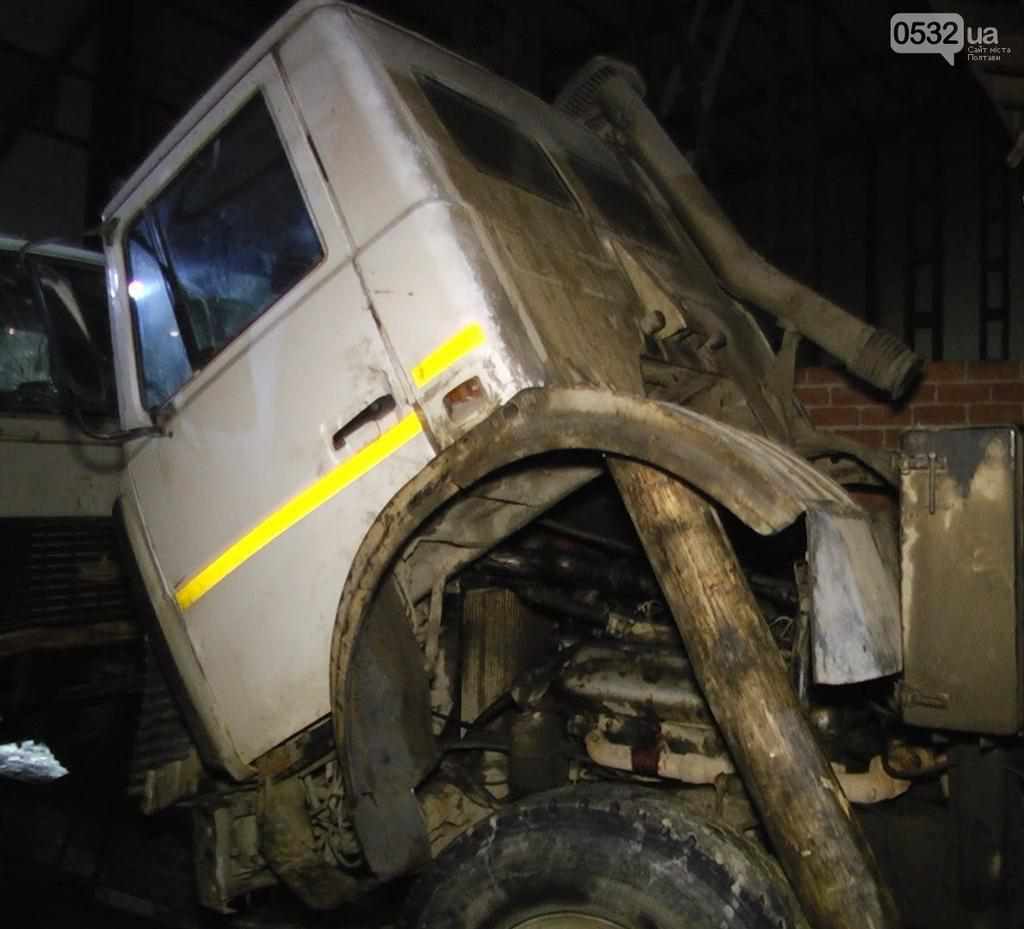 На Полтавщині чоловіка на смерть придавило кабіною вантажівки