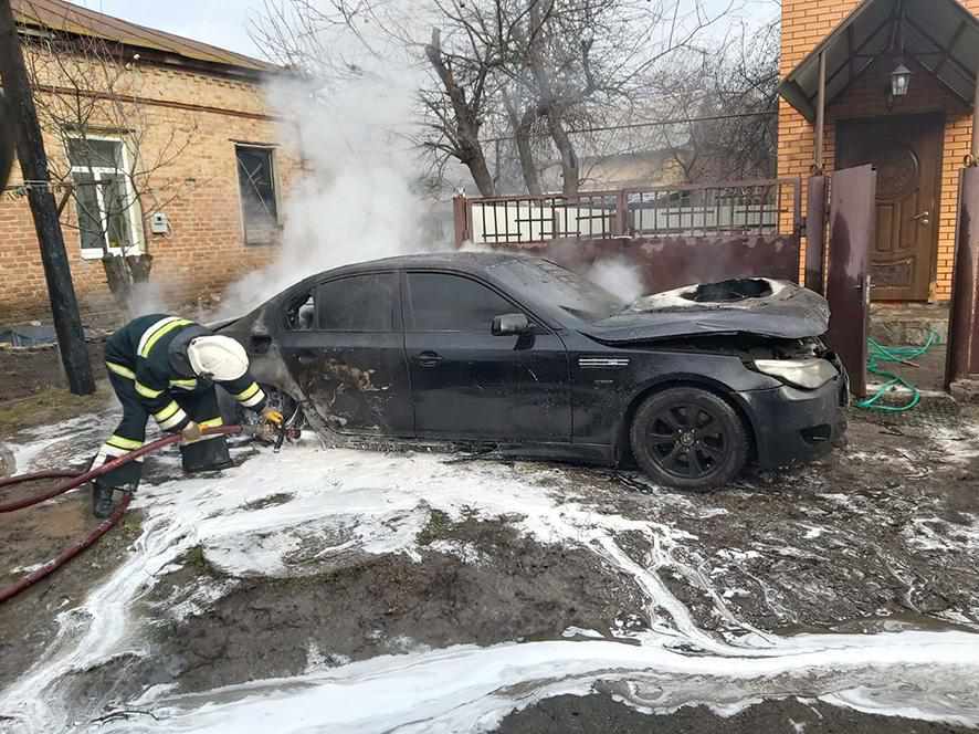 У Полтаві горів легковик БМВ-530