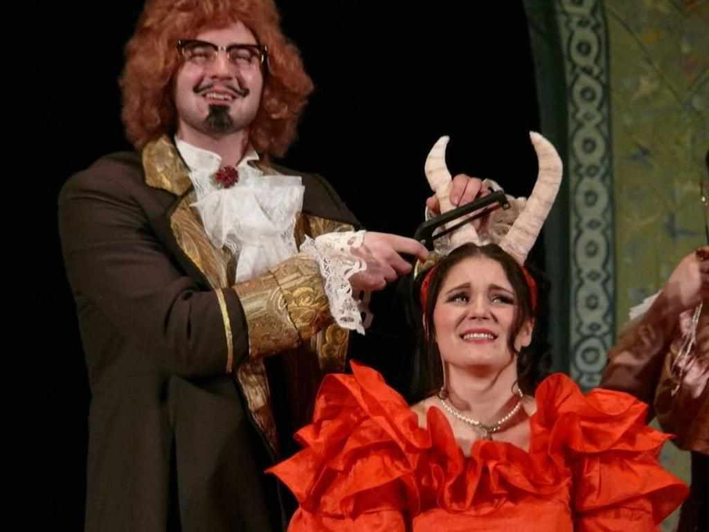 Народний театр «На Павленках» у Полтавському МБК презентує романтичну казку для дорослих «Дорога до щастя»