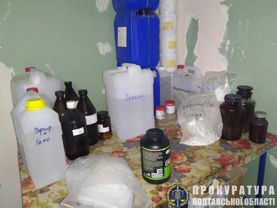 На Полтавщині викрили нарколабораторію замасковану під ферму: наркотики виготовляли колишні правоохоронці 