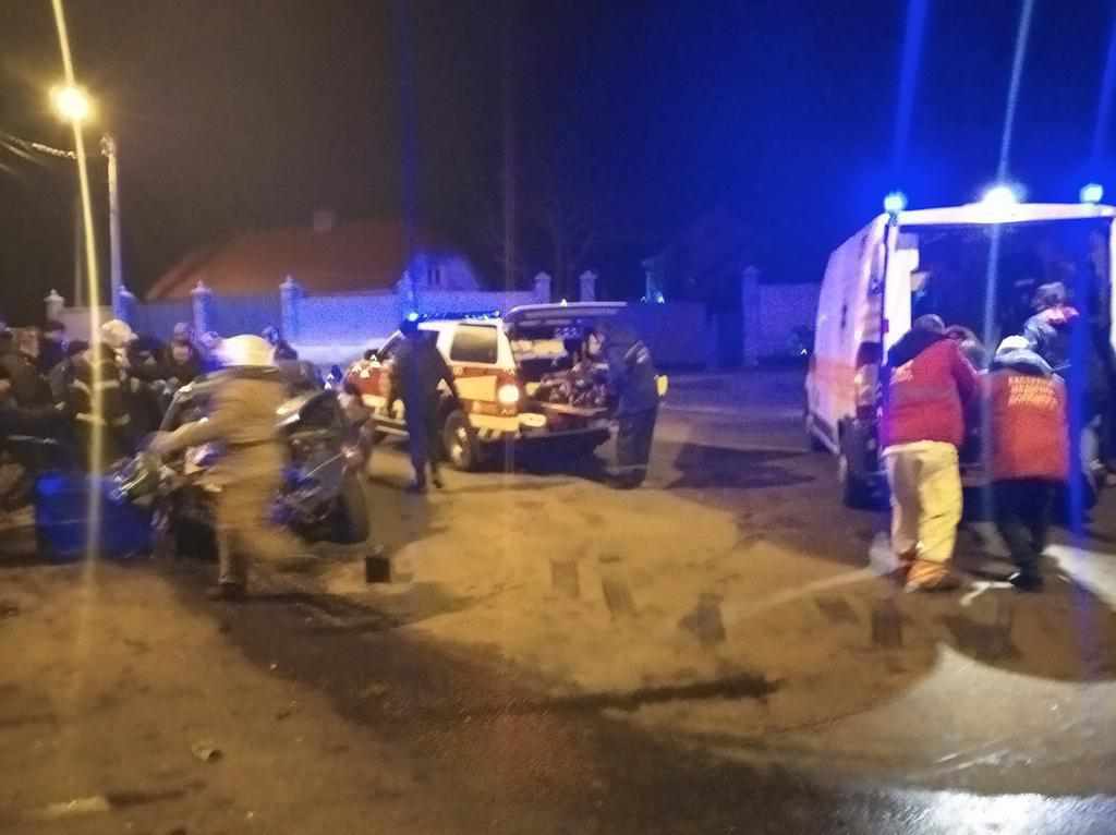 ДТП на Полтавщині: легковик зіткнувся з вантажівкою, є загиблі