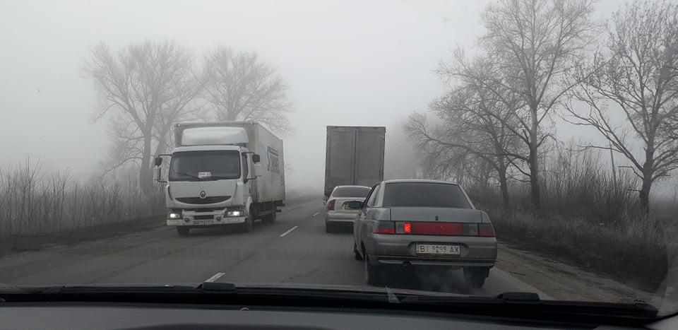 На дорозі «Полтава – Кременчук» величезний затор: авто не пропускають неподалік Нових Санжар