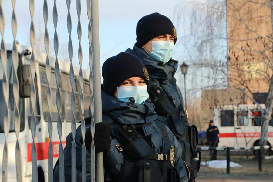 Міністерка Скалецька вже покинула Нові Санжари, а персонал медцентру Нацгвардії працює. ОНОВЛЕНО