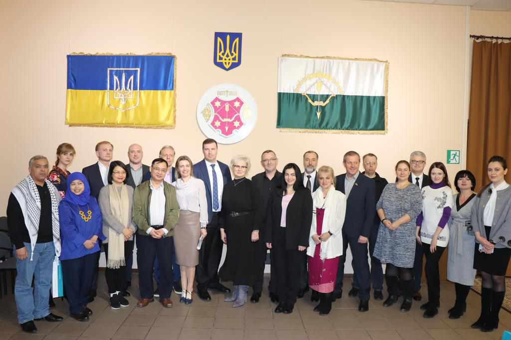 Полтава вперше в історії приймала посольства шістьох кран одночасно