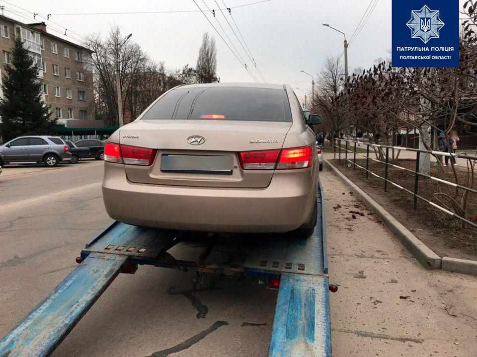Водія, якого позбавили прав, у Полтаві знову виявили за кермом і напідпитку