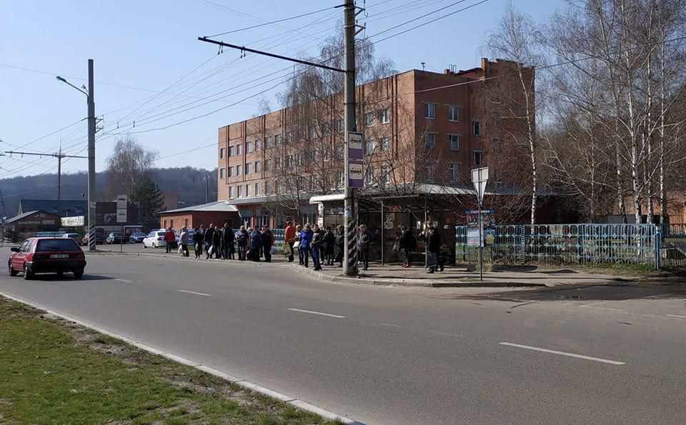 У Полтаві зменшилася кількість громадського транспорту, водії та кондуктори йдуть на лікарняні