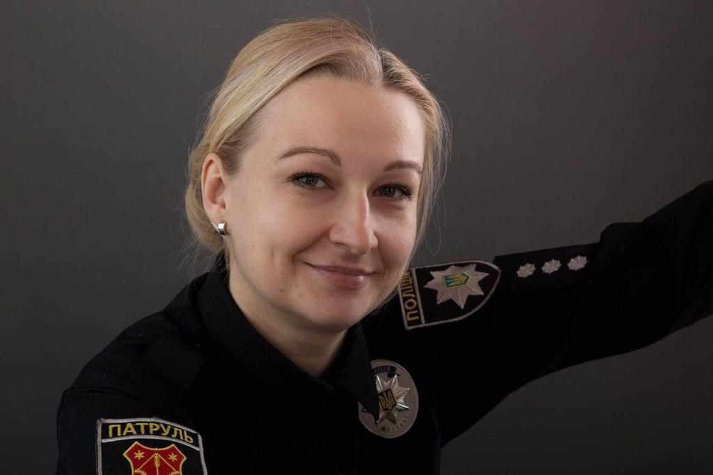 Чи не тиснуть погони й чи форма до лиця: полтавська поліціянтка – про службу в патрульній поліції