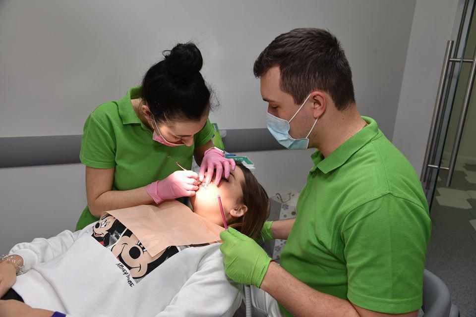 Де в Полтаві лікувати зуби при гострому болю 