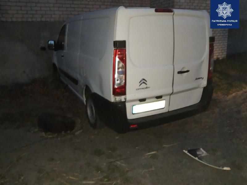 На Полтавщині автомобіль в’їхав в будинок