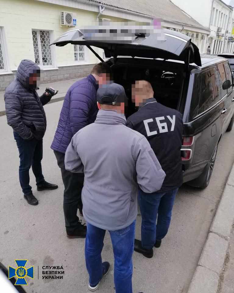 Бізнесмен за допомогою екс-посадовців Полтавської ОДА заробив на аеропорту понад п’ять мільйонів на ремонті, якого не зробив