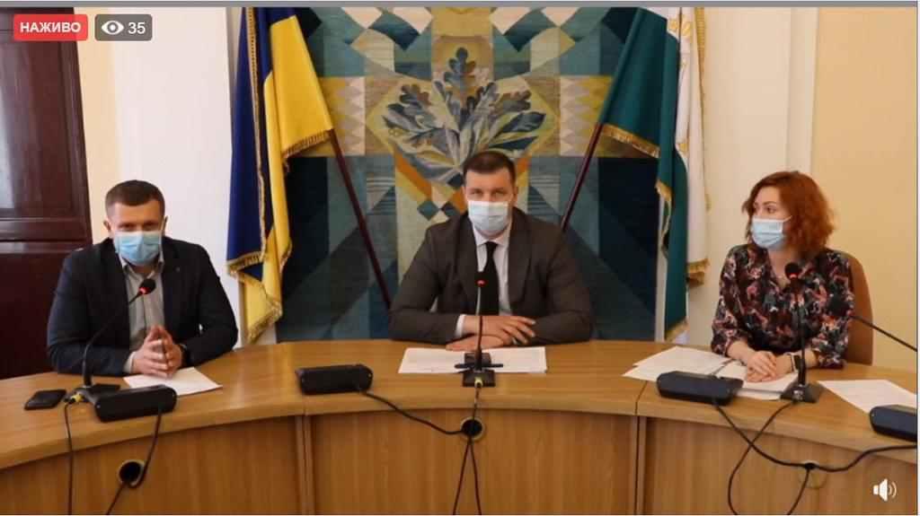 Скільки мобільних груп у Полтаві, які тестують вдома та чи робитимуть тестування всім хворим на пневмонію