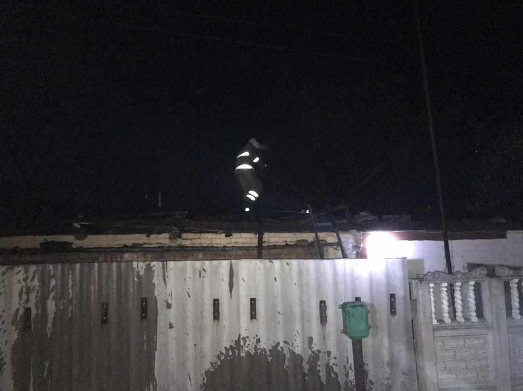 У Полтаві 15 пожежників півтори години гасили пожежу на Карпенка Карого