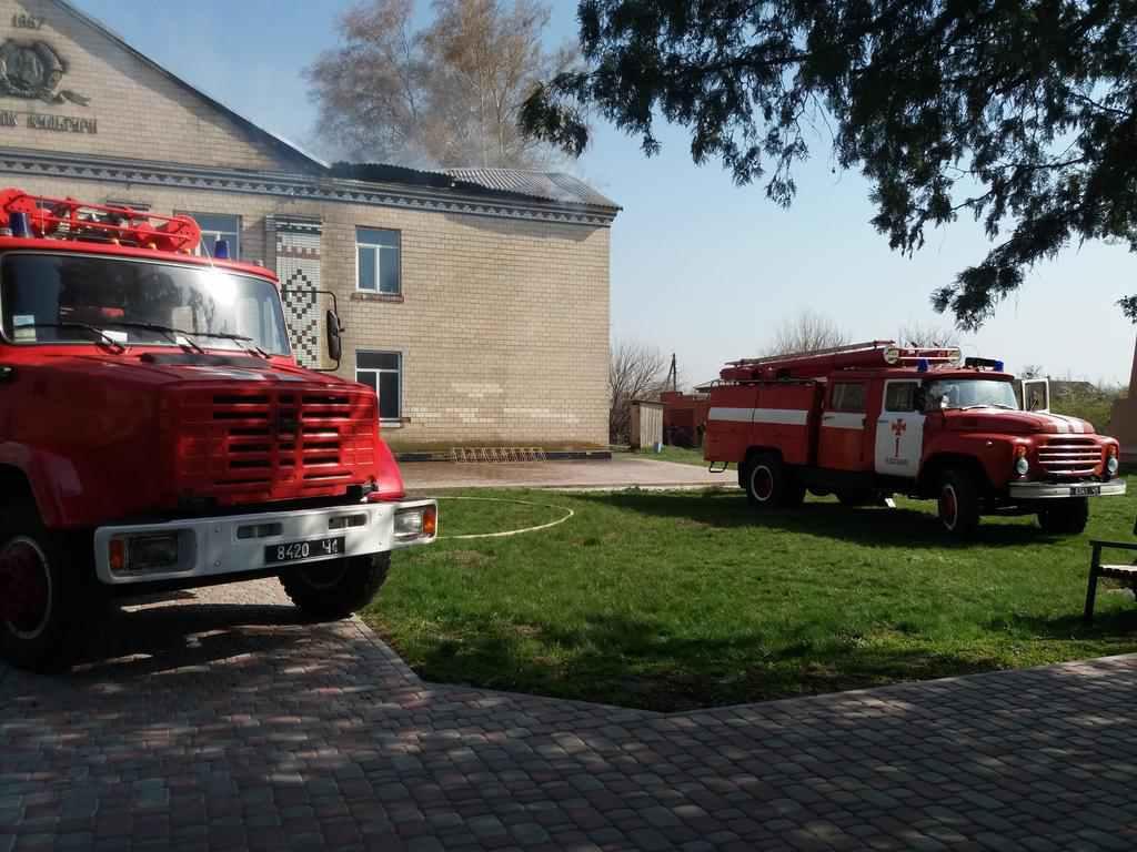 На Полтавщині горів сільський будинок культури. ФОТО