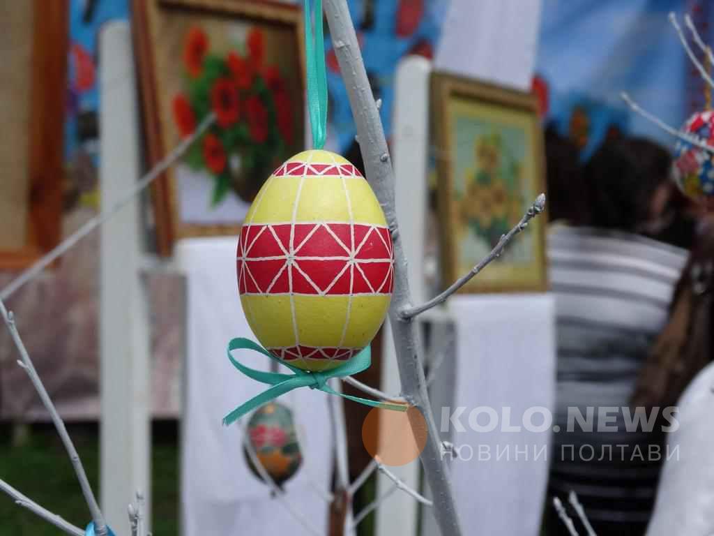 Записки за здоров’я чи упокій  можна подати онлайн, паску освятять на подвір’ях: новації на Полтавщині