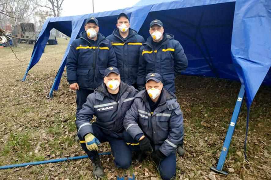 Полтавські рятувальники продовжують допомагати гасити пожежі у Чорнобильській зоні. ФОТО