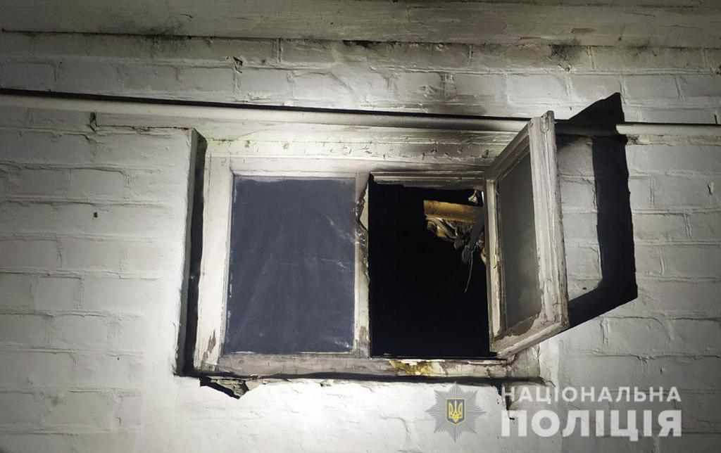 На Полтавщині у будинок вкинули «коктейль Молотова»