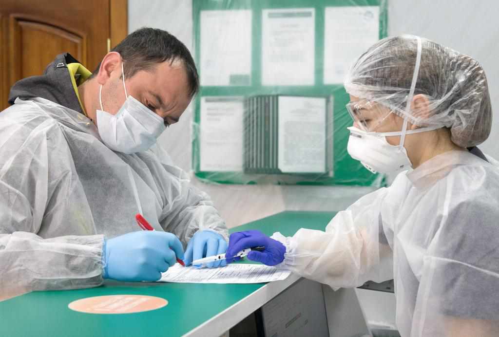 Із обласного бюджету виділили додаткові кошти на преміювання медиків, які борються з коронавірусом на Полтавщині