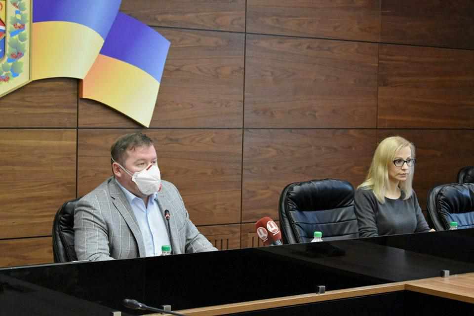На Полтавщині стаціонарно від COVID-19 лікується понад 30 людей, одна людина – підключена до апарату ШВЛ