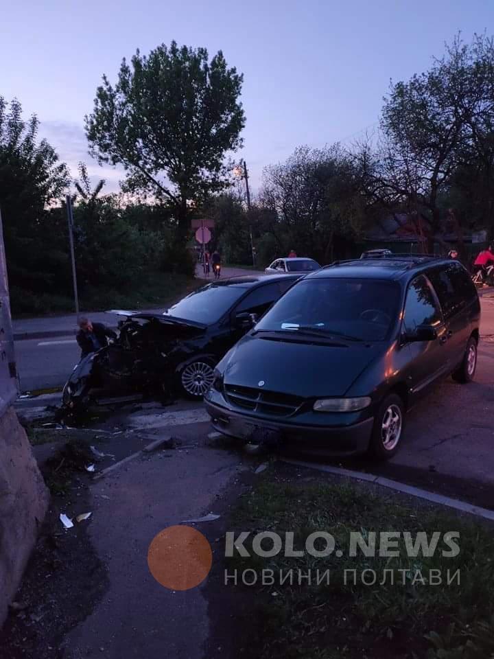 ДТП на перехресті в Полтаві, де постійно стаються аварії. ФОТО. ОНОВЛЕНО