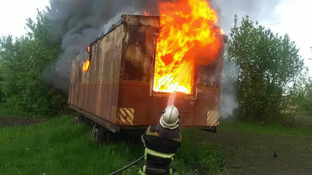 На Полтавщині горів металевий вагончик