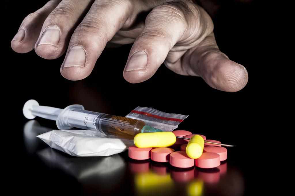 На Полтавщині чоловік, лікуючись від наркоманії, продавав медпрепарати