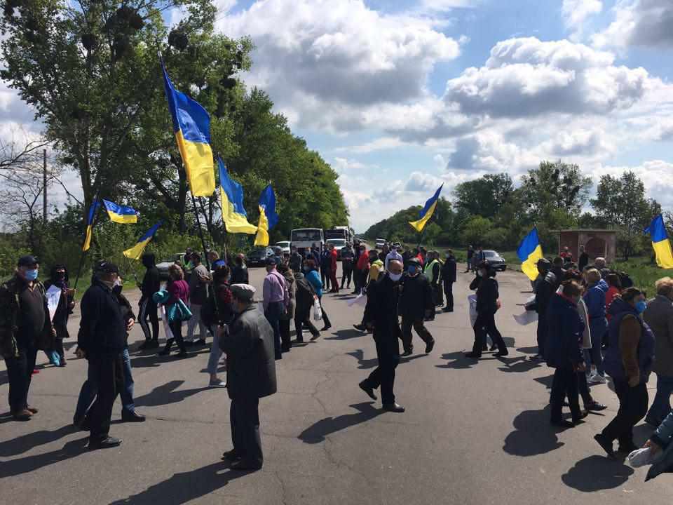 На Полтавщині люди перекрили дорогу: не погоджуються з рішенням Кабміну про приєднання до Зінькова. ФОТО, ВІДЕО. ОНОВЛЮЄТЬСЯ