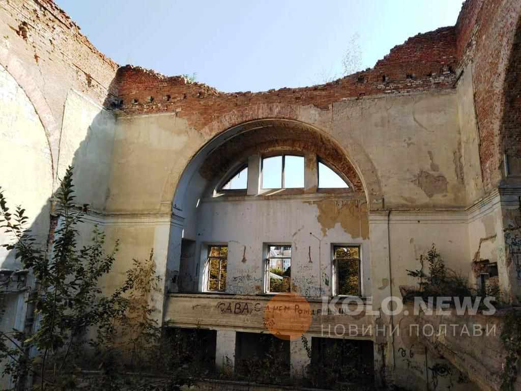 У кадетського корпусу в Полтаві до кінця року може з’явитися дах: що вже зроблено для реставрації пам’ятки