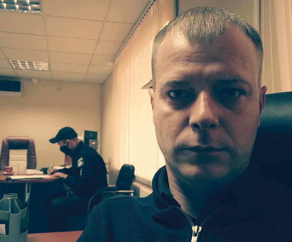 У Полтаві вікна комунального підприємства обстріляли з пневматичної зброї