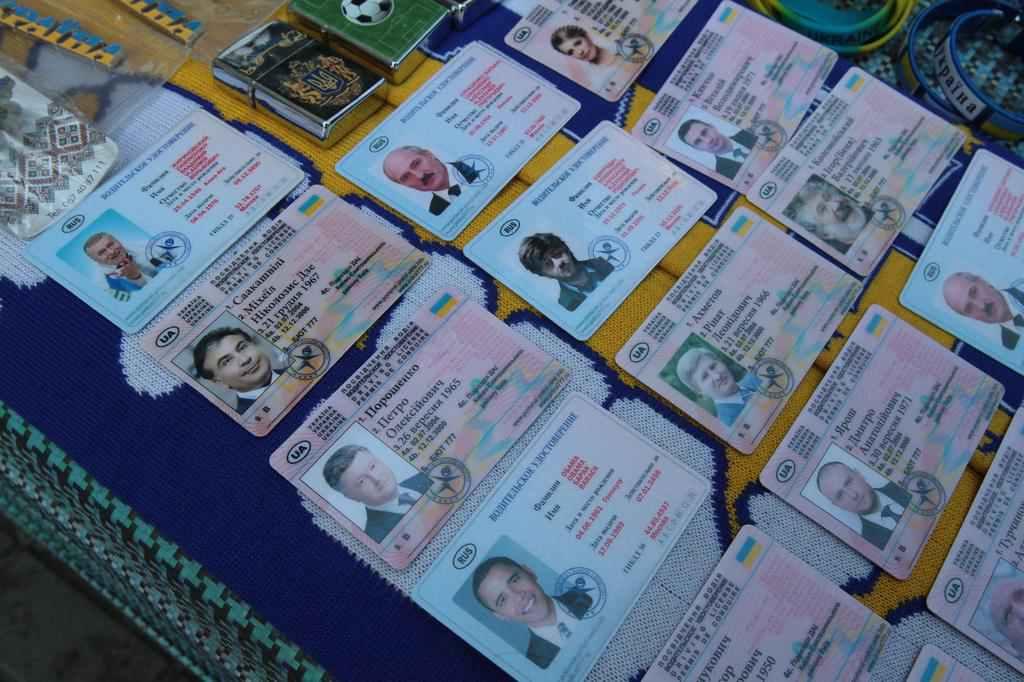 Водійські права удосконалять мікрочіпами, термін дії скоротять