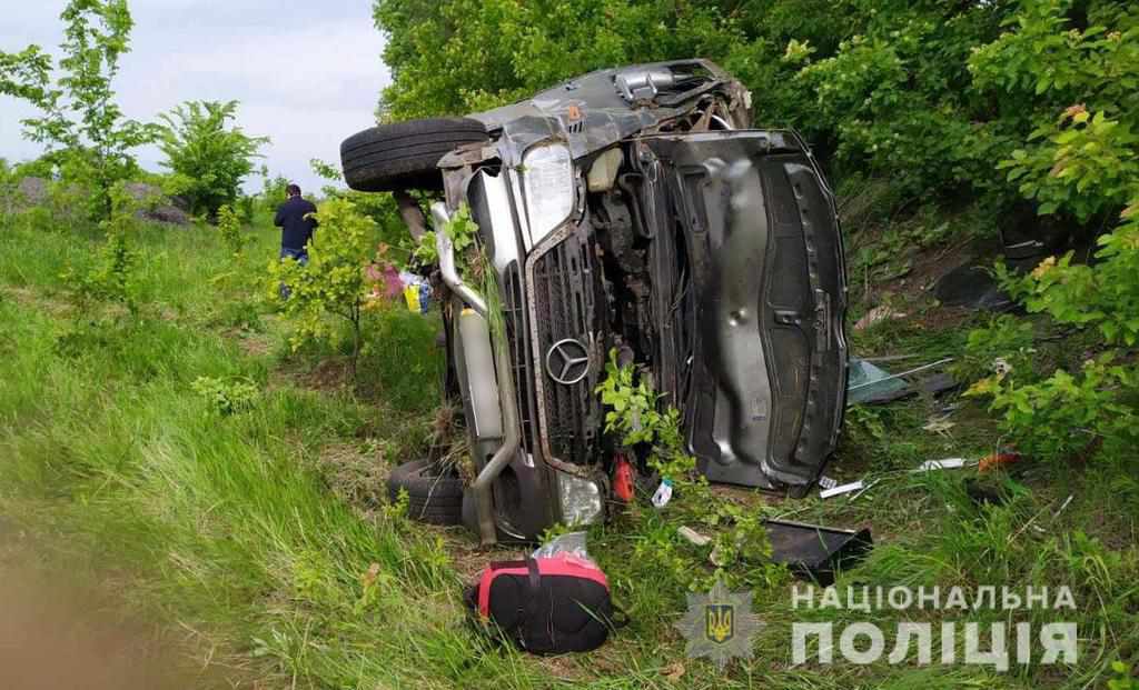 На Полтавщині перекинувся мікроавтобус: є постраждалі