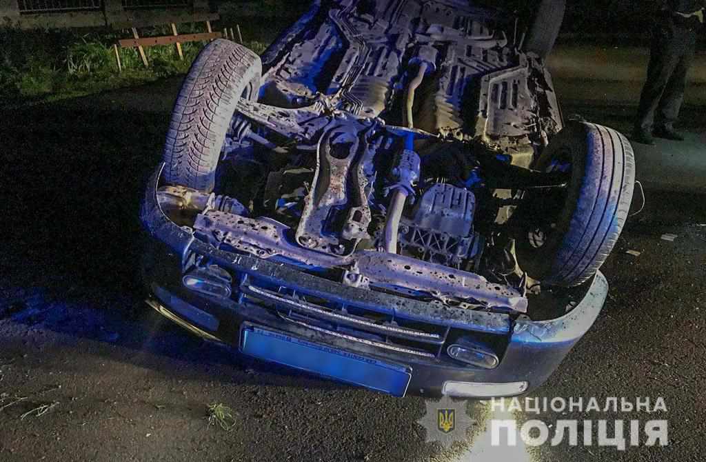 У Полтаві біля дендропарку перекинулось авто: пасажирка загинула