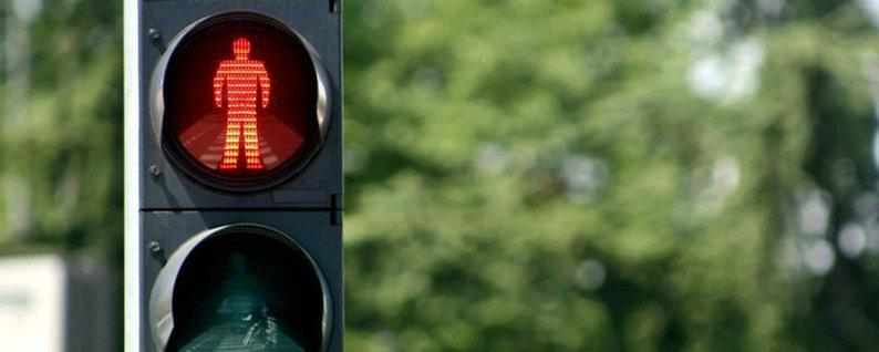 У Полтаві суд визнав винним водія, який збив пішохода, що переходив вулицю на червоне світло